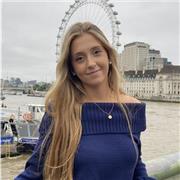 Estudiante de Magisterio con exeriencia en cuidar y dar clases particulares a alumnos de Infantil y Primaria.